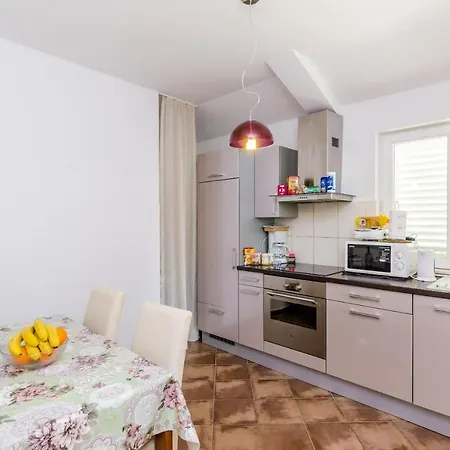 Ana - One Bedroom With Balcony *