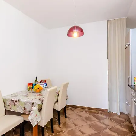 Ana - One Bedroom With Balcony ツァヴタット