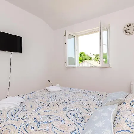 شقة Ana - One Bedroom With Balcony *
