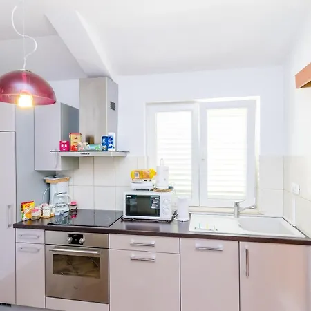 شقة Ana - One Bedroom With Balcony *